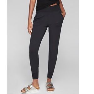 Athleta cropped joggers